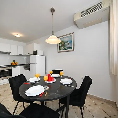 Apartman Gravic 2 *