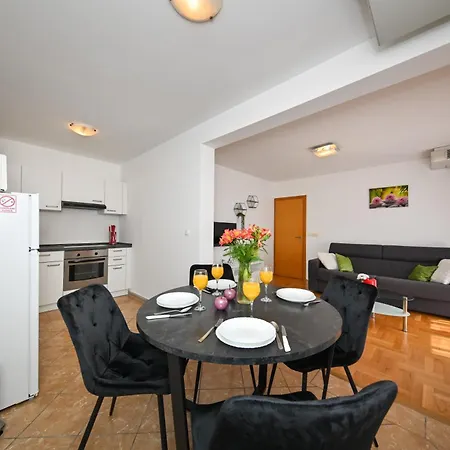 Gravic 2 Apartman *